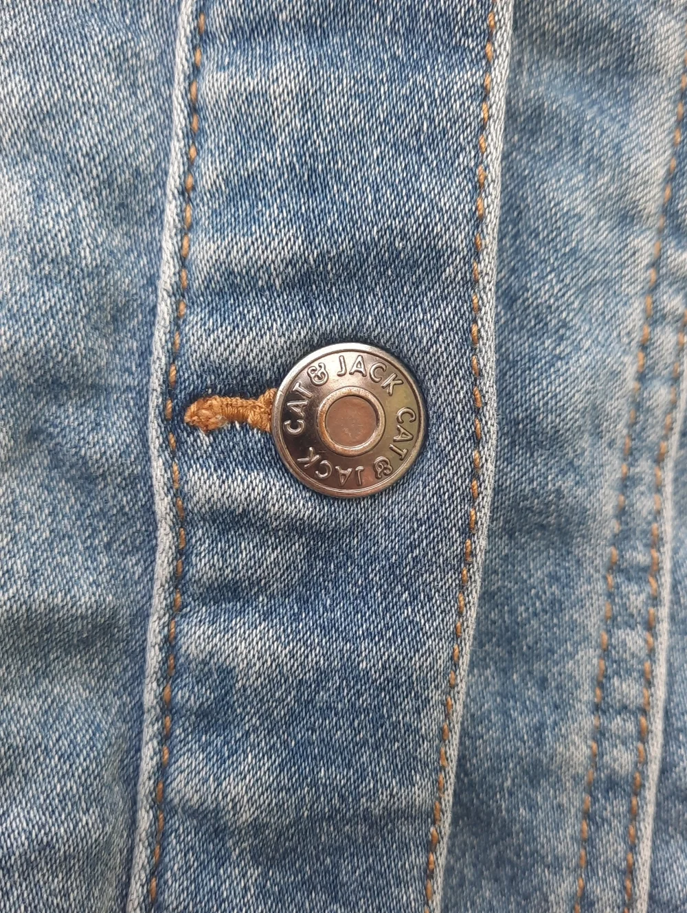 Cat & Jack Girl's Denim Button Up Jacket With Pockets Children's Size 4T Blue - Picture 3 of 6